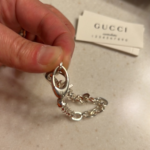 GUCCI ICON GUCCI LOGO SILVER ROUND TRADEMARK CHARM BRACELET - Picture 3 of 4